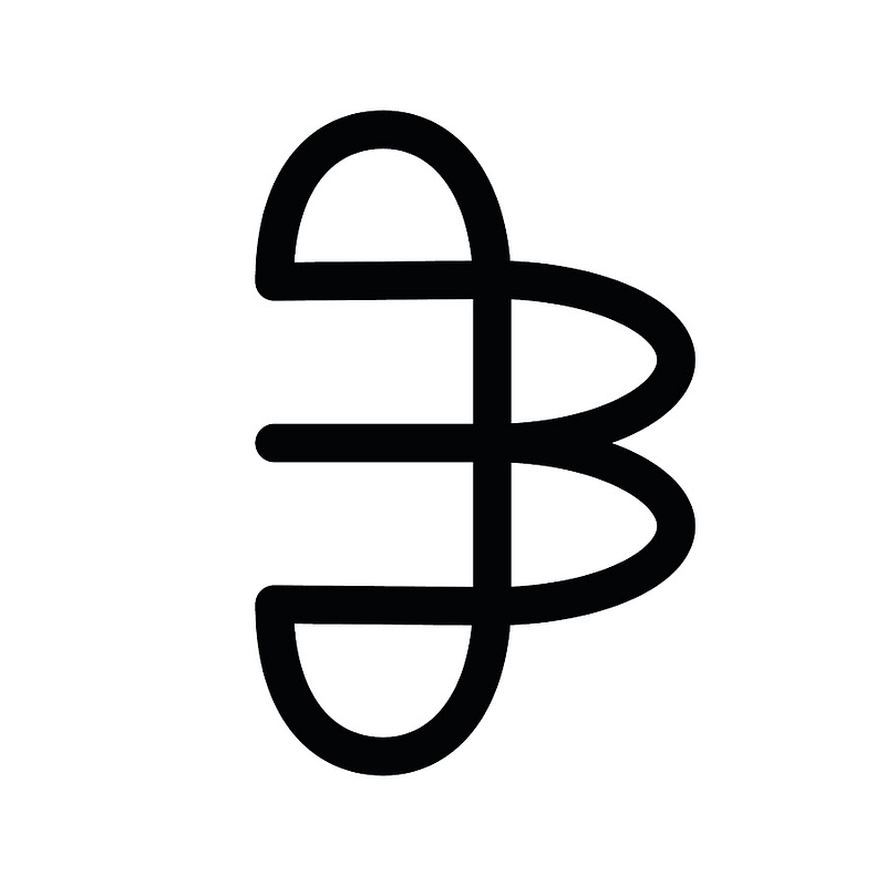 JULIANA MARTEJEVS Logo