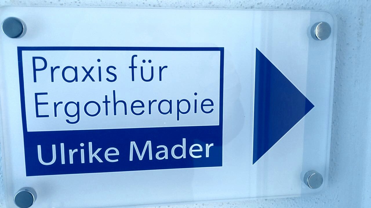 Mader Ulrike Logo
